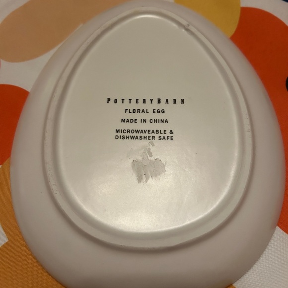 4 Pottery Barn egg shaped plates with gold rims. Beautiful floral designs. 🐣🐣 - Picture 6 of 7